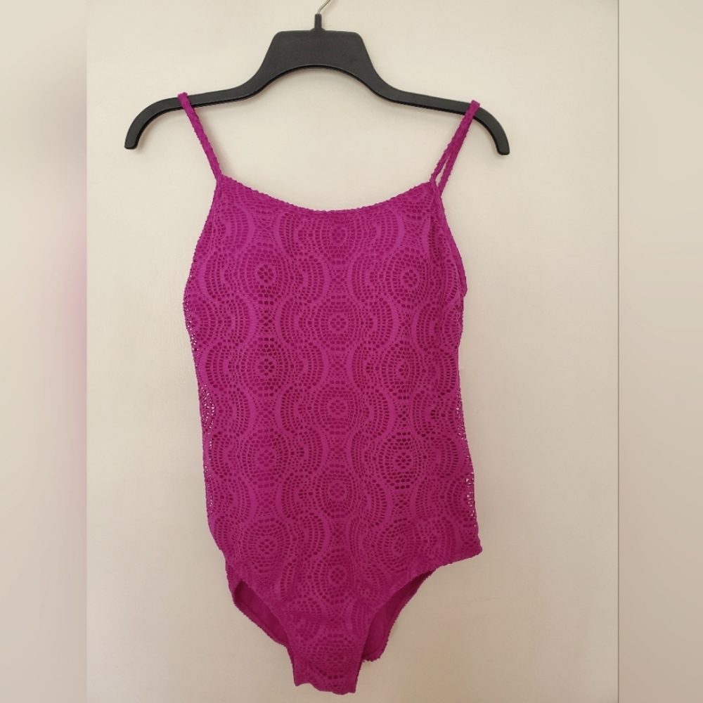 NWT Catalina Crochet Style One Swimsuit Size M